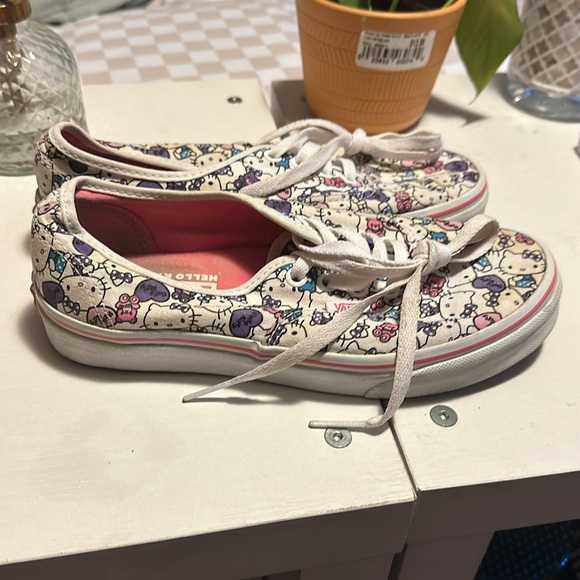 Hello Kitty vans - Picture 2 of 10